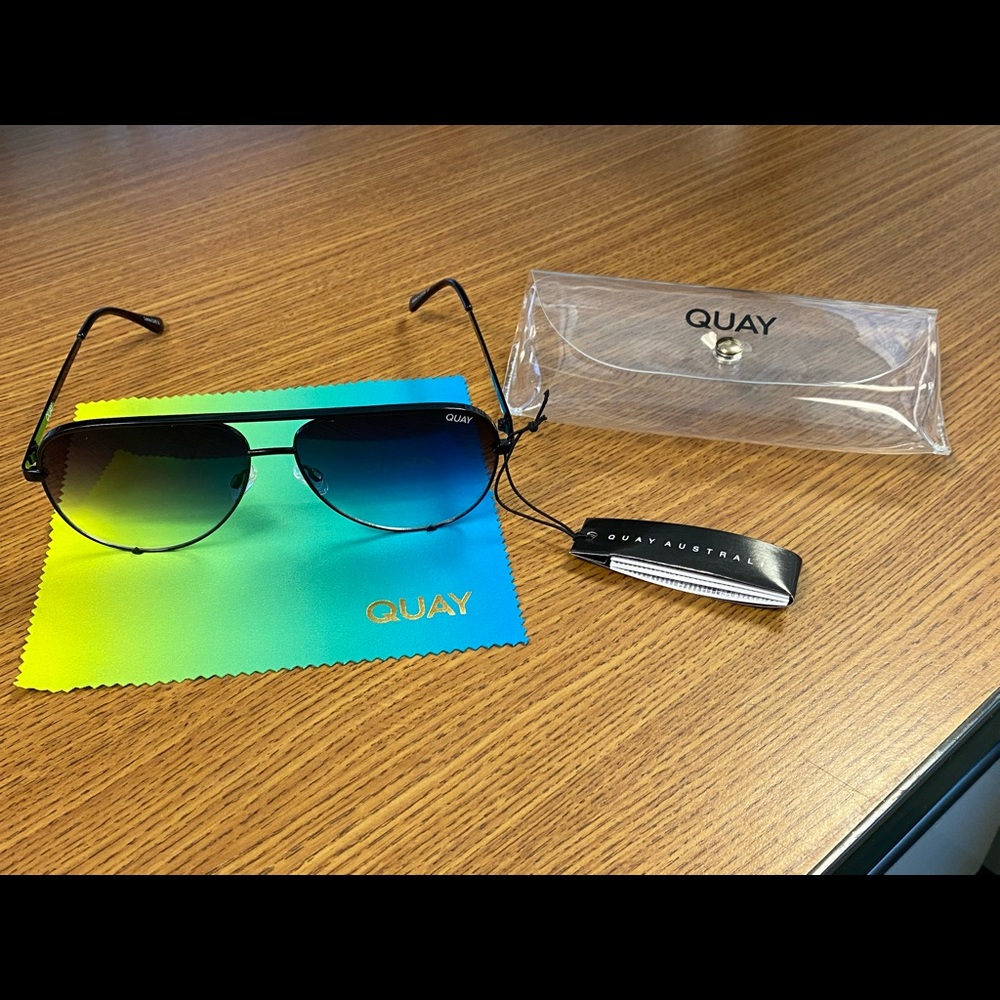 QUAY Australia High Key Glasses